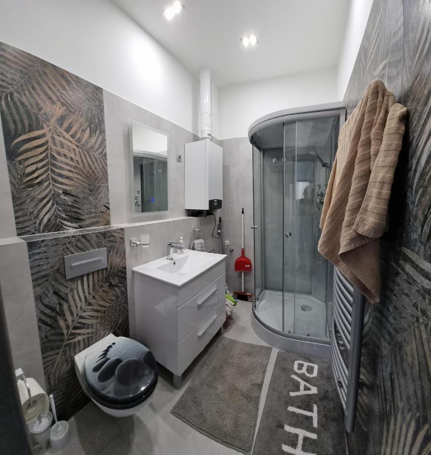 Koranyi Apartman Seghedin Exterior foto